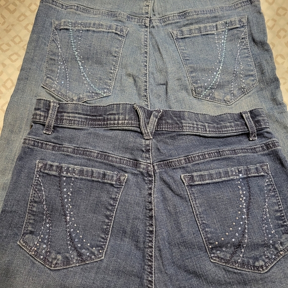 Lot of 2 Gloria Vanderbilt Denim Shorts- Size 6 - Rhinestone on pockets - Picture 5 of 6